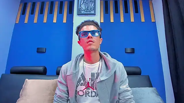 imsammytop online show from October 2025 11:33:01 AM