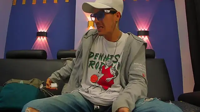 imsammytop online show from October 2025 11:31:01 AM