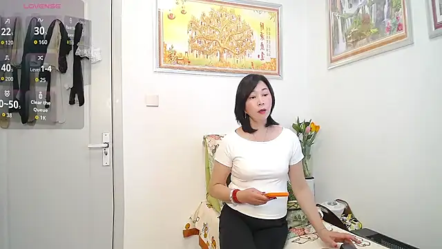 selinajuan online show from May 2026 12:55:02 PM