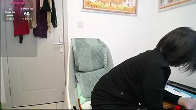 Snapshot of selinajuan chatting on November 2025 02:40:01 PM selinajuan online show from November 2025 02:40:01 PM