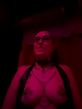 Snapshot of kikine69 chatting on October 2025 07:37:02 PM kikine69 online show from October 2025 07:37:02 PM