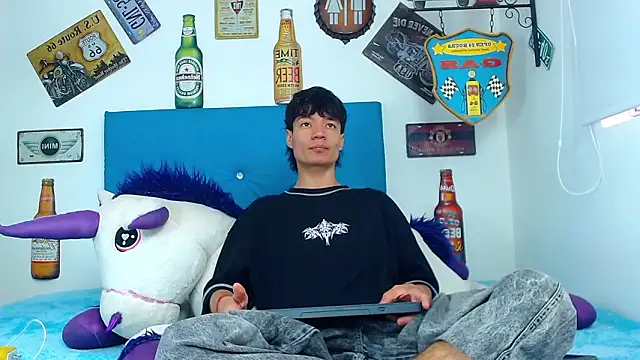 alex russo   online show from March 2026 07:36:01 PM