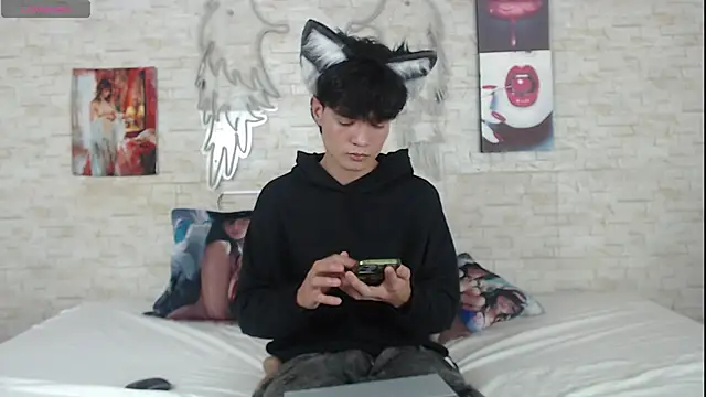 alex russo   online show from November 2025 10:25:01 PM