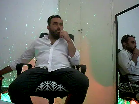 Snapshot of Domfetishx chatting on October 2025 04:34:01 AM Domfetishx online show from October 2025 04:34:01 AM