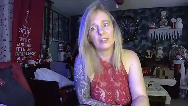 Delichieuse5 online show from January 2026 08:56:01 PM