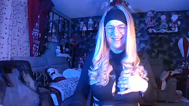 Delichieuse5 online show from December 2024 08:39:01 PM