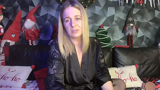 Delichieuse5 online show from December 2025 08:47:01 PM