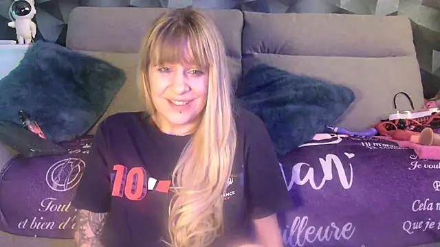 Delichieuse5 online show from January 2025 11:27:02 PM