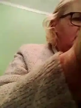 LusiyaGold5 online show from February 2026 08:14:01 AM