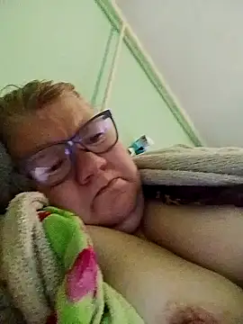 LusiyaGold5 online show from December 2025 06:51:02 AM