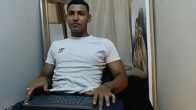 Snapshot of drake_cerra chatting on October 2025 03:30:02 AM drake cerra online show from October 2025 03:30:02 AM