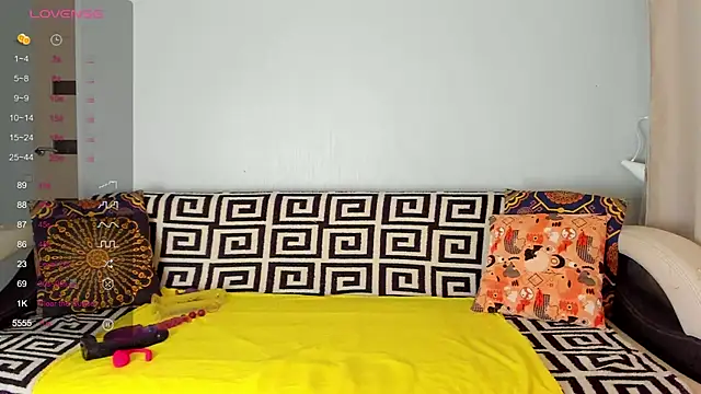 Snapshot of Amalia_Mio chatting on November 2025 08:04:01 AM Amalia Mio online show from November 2025 08:04:01 AM