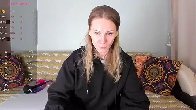 Amalia Mio online show from December 2025 08:08:01 AM