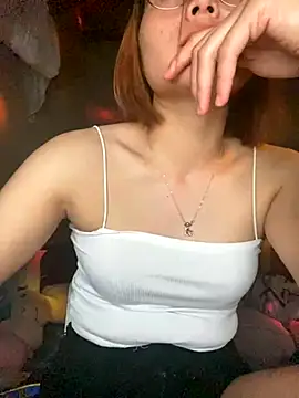 Snapshot of Lylyy-cute chatting on October 2025 03:35:02 PM Lylyy-cute online show from October 2025 03:35:02 PM