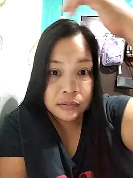 Snapshot of shyhotpinay_32 chatting on October 2025 02:05:01 PM shyhotpinay 32 online show from October 2025 02:05:01 PM