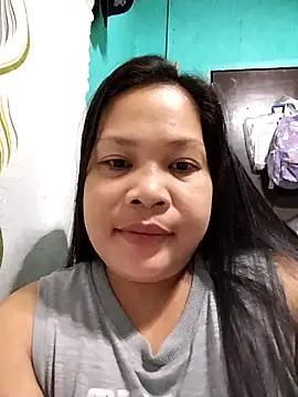 Snapshot of shyhotpinay_32 chatting on November 2025 09:14:01 PM shyhotpinay 32 online show from November 2025 09:14:01 PM
