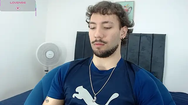 angel kyrozz online show from February 2026 07:11:01 PM