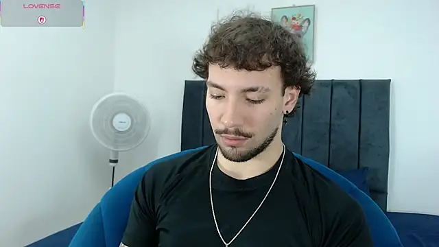 angel kyrozz online show from February 2026 07:02:01 PM