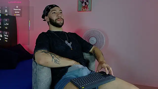 angel kyrozz online show from March 2026 07:04:02 PM