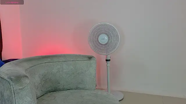 angel kyrozz online show from March 2026 07:19:02 PM