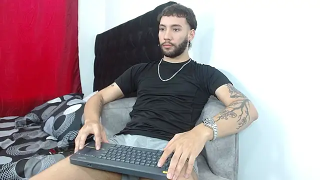 angel kyrozz online show from October 2025 07:23:01 PM