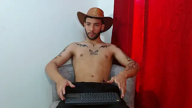 angel kyrozz online show from October 2025 07:33:01 PM