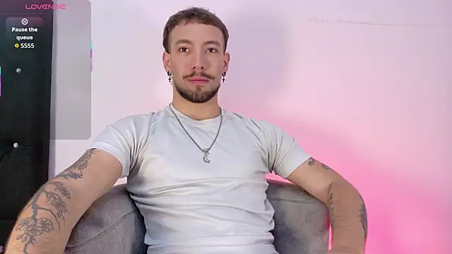 angel kyrozz online show from May 2026 07:13:01 PM