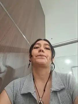 Lunaa Crow online show from October 2025 12:12:01 AM