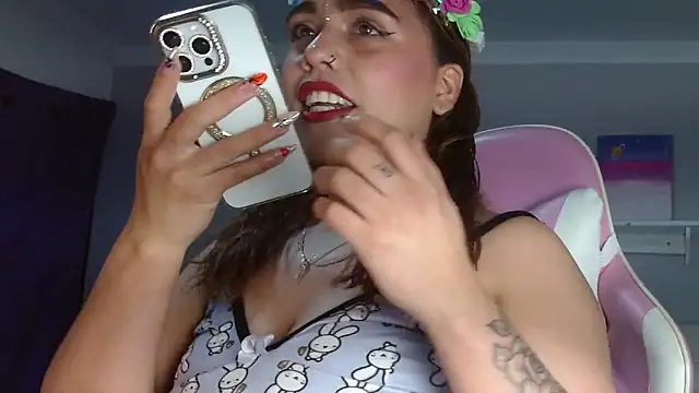 Aitanafox online show from October 2025 04:45:01 AM