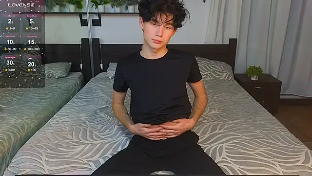 Cute Mike online show from November 2025 02:43:01 PM