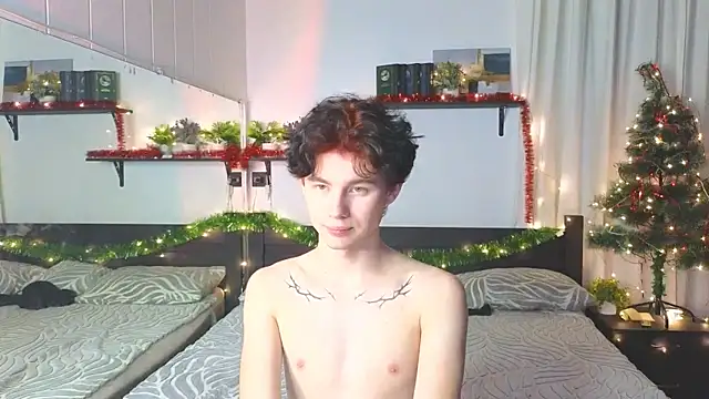 Cute Mike online show from December 2025 07:17:01 PM