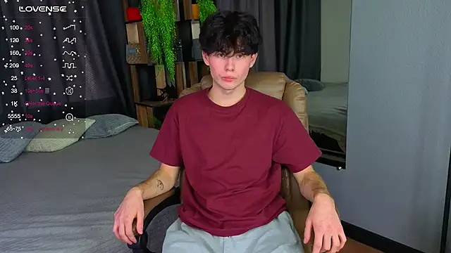 Cute Mike online show from October 2025 08:00:01 AM