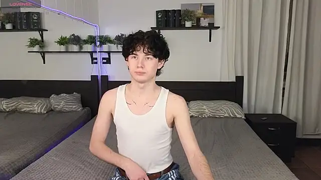 Cute Mike online show from January 2026 04:32:01 PM