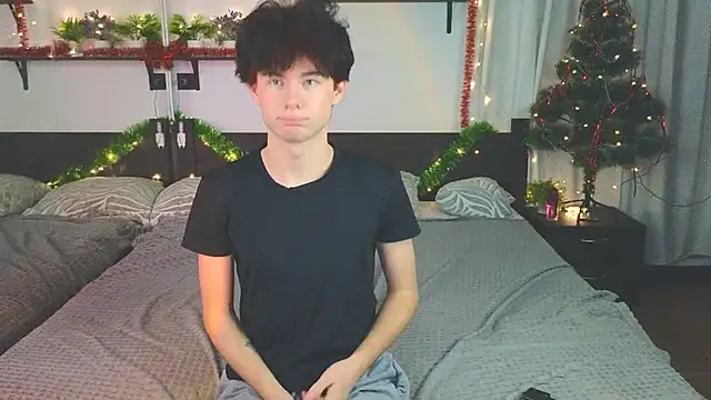 Cute Mike online show from December 2025 09:20:01 PM