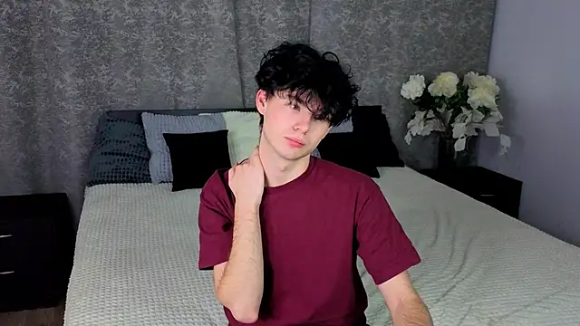 Cute Mike online show from November 2025 03:38:02 PM