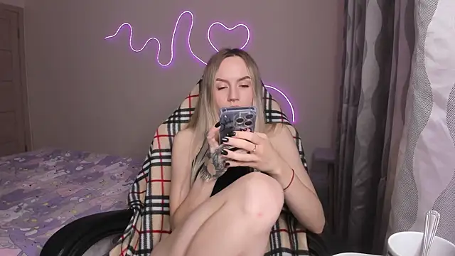 hello kittyyk online show from April 2026 05:28:02 PM