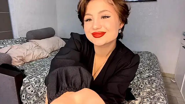 Snapshot of LunaMoonstar chatting on October 2025 05:58:02 PM LunaMoonstar online show from October 2025 05:58:02 PM