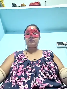 misti02 online show from October 2025 04:53:02 PM