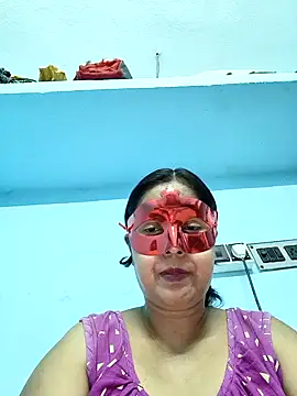 misti02 online show from October 2025 05:58:01 PM