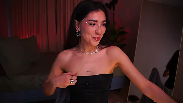 Snapshot of YokoKoko_ chatting on May 2026 05:44:02 AM YokoKoko online show from May 2026 05:44:02 AM