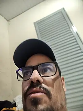 IncomingEssence478 online show from December 2025 06:07:01 AM