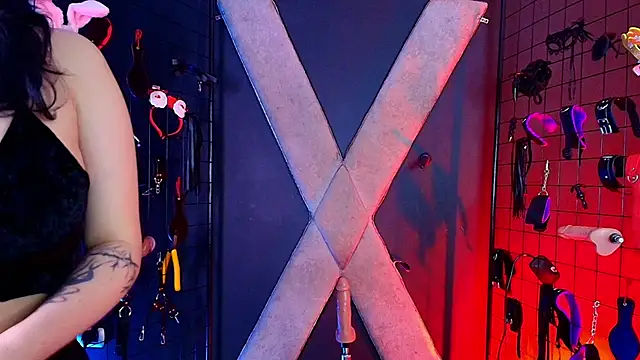 mranii queen bdsm  online show from December 2025 04:37:01 AM