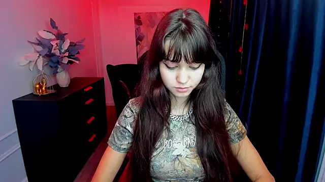 TiffanyYounge online show from November 2025 04:16:01 AM