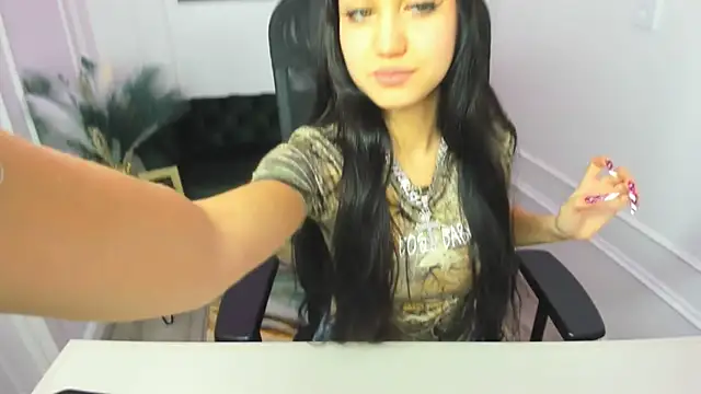 TiffanyYounge online show from March 2026 03:18:02 PM