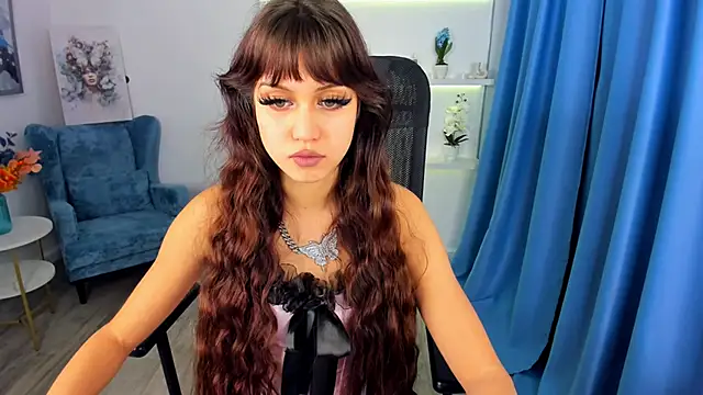 TiffanyYounge online show from November 2025 12:16:01 PM