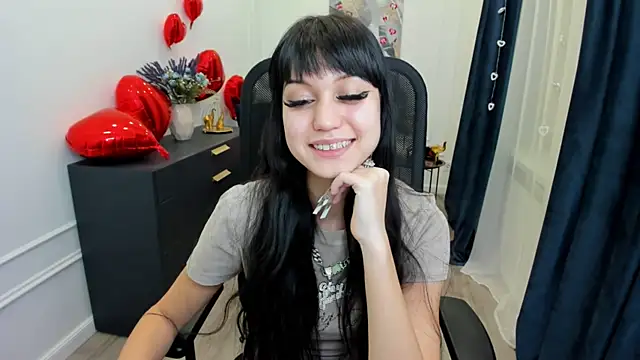 TiffanyYounge online show from February 2026 12:16:01 PM