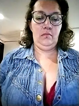 Snapshot of -saraqueen- chatting on November 2025 04:21:01 PM -saraqueen- online show from November 2025 04:21:01 PM