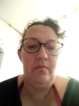 Snapshot of -saraqueen- chatting on November 2025 02:54:02 PM -saraqueen- online show from November 2025 02:54:02 PM