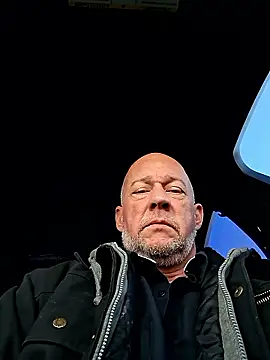 moonbeam37 online show from December 2025 02:45:01 PM