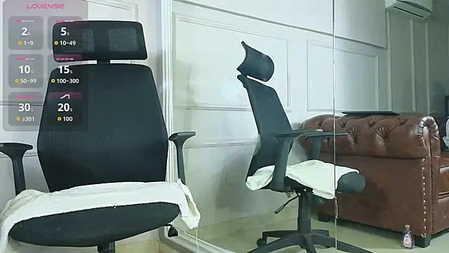 DereckWolf  online show from November 2025 11:26:01 AM